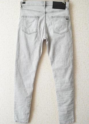 Чоловічі джинси diesel світло-сірого кольору, тонкі та легкі.6 фото