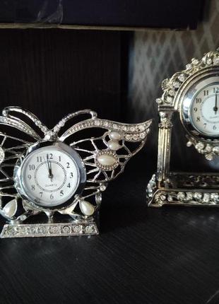 Маленький металевий годинник срібного кольору арка, метелик, мініатюра