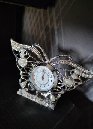Маленькие металлические часы серебряного цвета арка, бабочка, миниатюра8 фото