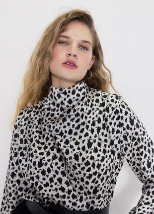 Шикарная новая сатиновая/атласная блуза, кофта, топ в леопардовый принт цвета айвори zara, p.l/xl
