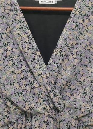 Асимметричное платье миди в мелкие цветочки6 фото