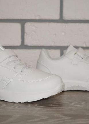 Стильні білі демісезонні кросівки6 фото