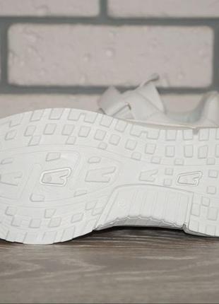 Стильні білі демісезонні кросівки8 фото