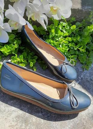 Тулі балетки лаковані шкіряні clarks