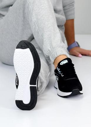 Женские спортивные текстильные кроссовки черные на белой утолщенной подошве, легкая модель, весна, л2 фото
