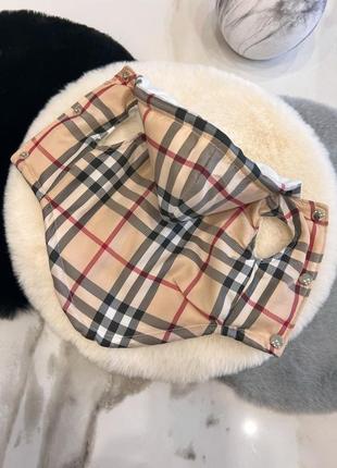 Брендовая зимняя жилетка для собак burberry с капюшоном, на кнопках, бежевая