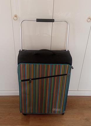 Чемодан большой 70*50,на 4 х колесах.бу