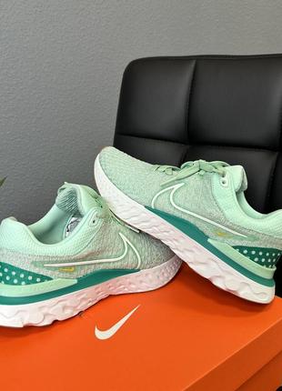 Жіночі кросівки nike react infinity run 3 flyknit оригінал3 фото