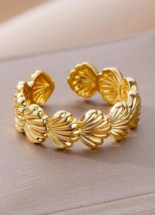 Золотисте колечко з мушлями в стилі бохо каблучка перстень кольцо