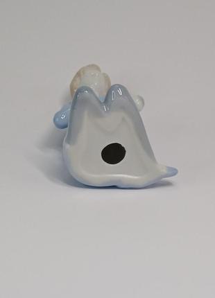 Статуетка порцелянова, "парубок з собакою"