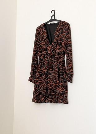 Платье платье h&amp;m коктейльное вечернее тигровое принт леопард короткий длинный рукав