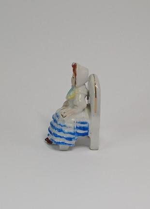 Статуетка порцелянова, німеччина, клеймо import "панянка на стільці"