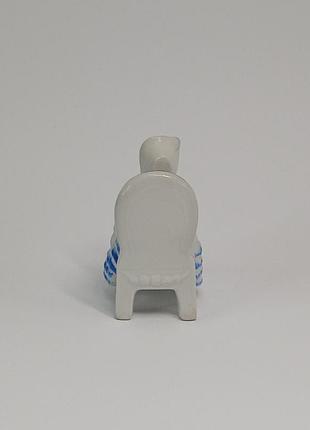 Статуетка порцелянова, німеччина, клеймо import "панянка на стільці"