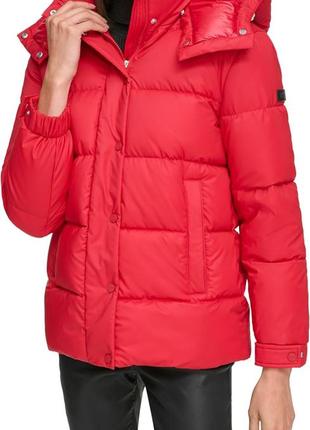 Теплая куртка dkny