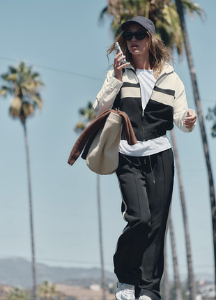 Стильний спортивний костюм в стилі ретро