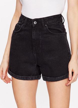 Джинсовые шорты на 8-9 лет