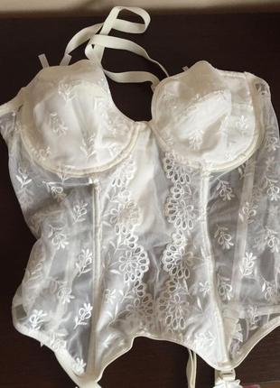 Жаккарда. регульовані і рампи розширюються. склад матеріалу: 55% поліамід, 10% поліестер, 25% бавовна, 10% еластан. passionata