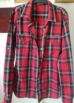 Гарна сорочка з натуральної тканини