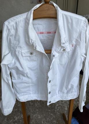 Легкая курточка