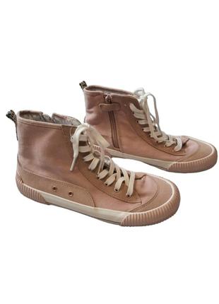 Високі, рожеві кеди next