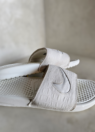 Женские  шлепанцы nike benassi