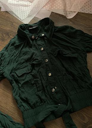 Зеленая кофта кроп топ на клепках на резинке короткая накидка пиджак вискоза размер xxs xs s m tally weijl