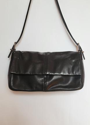 Черная кожаная сумка