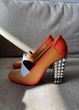 Туфлі fendi