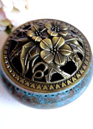 Керамічна термостійка курильниця з металевою кришкою