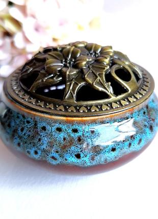 Керамічна термостійка курильниця з металевою кришкою