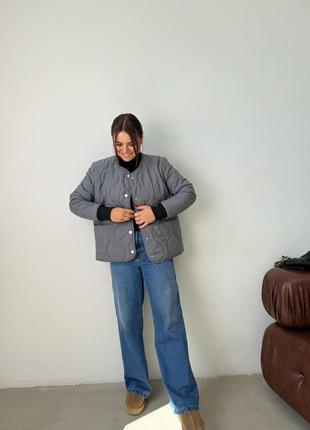 Женская серая стеганая куртка