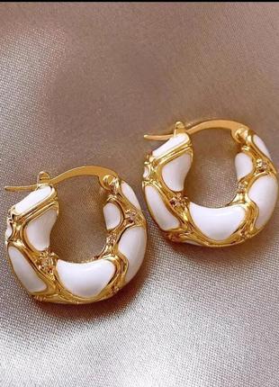 Сережки леопардові