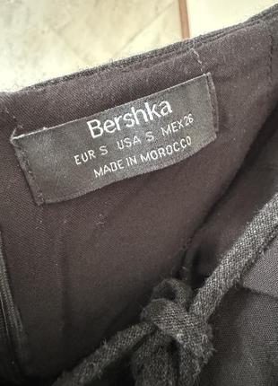 Льняное платье мини с шнуровкой на спине bershka.7 фото