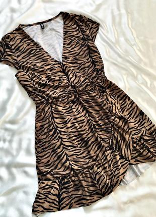 Короткое платье в тигровый принт1 фото