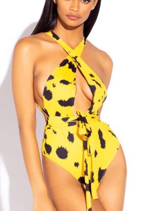 Яскравий купальник