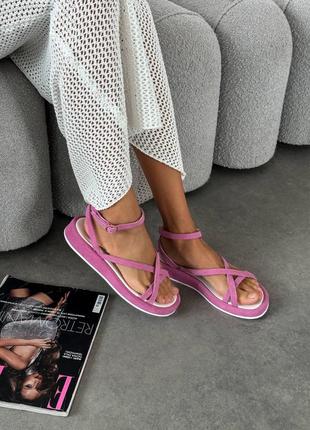 Жіночі стильні, легкі рожеві замшеві переплетені босоніжки, топ продажів7 фото
