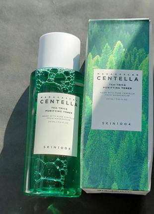 Тонер для жирної та схильної до акне шкіри skin1004 madagascar centella tea-trica purifying toner