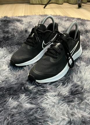 Кросівки бренду nike , оригінал