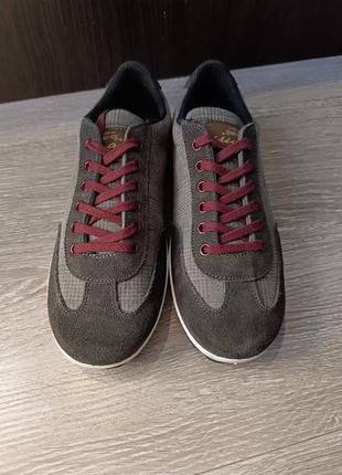 Кросівки виробництво іспанія