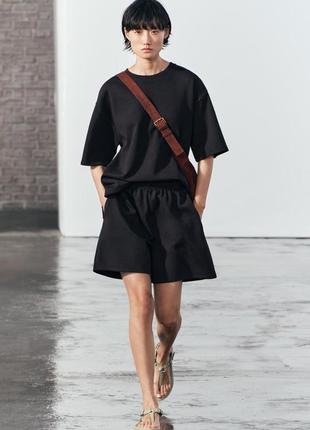 Костюм zara с шортами interlock свитшот interlock с короткими рукавами5 фото