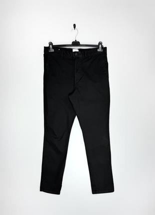 H&m  чіно-штани у чорному кольорі. skinny fit.