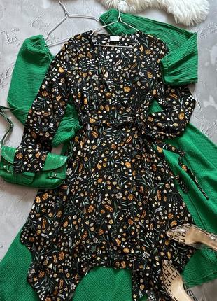 Изящное асимметричное платье в цветы6 фото