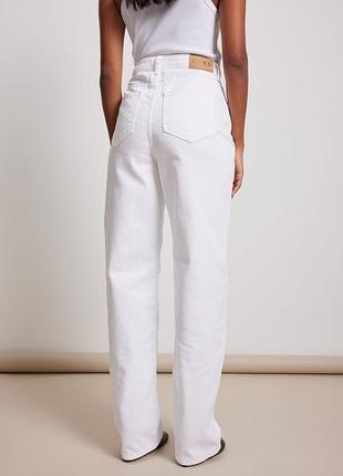 Белые джинсы с высокой посадкой1 фото