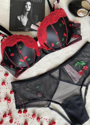 Бюстик трусики комплект victoria’s secret оригинал