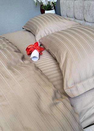 Постільна білизна бежевого кольору страйп сатин