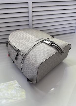 Світлий рюкзак rhea medium backpack michael kors4 фото