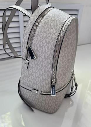 Світлий рюкзак rhea medium backpack michael kors5 фото