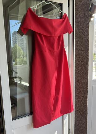 Платье фуксия красное с открытыми плечами4 фото