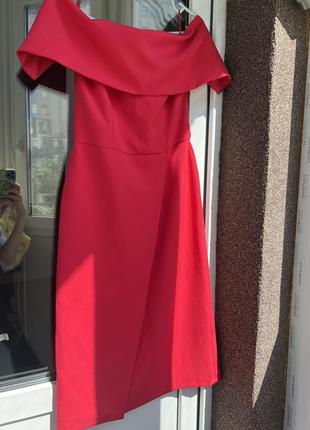 Платье фуксия красное с открытыми плечами5 фото