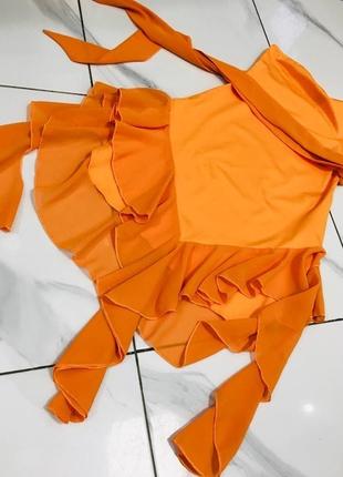 Яркое апельсиновое платье с поясом shein y2k7 фото
